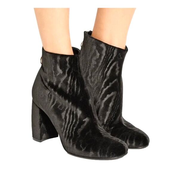 Anthropologie 8 Louise et Cie VELVET $399 Burnout Ankle Boots Zebra Black 38 - Picture 1 of 8